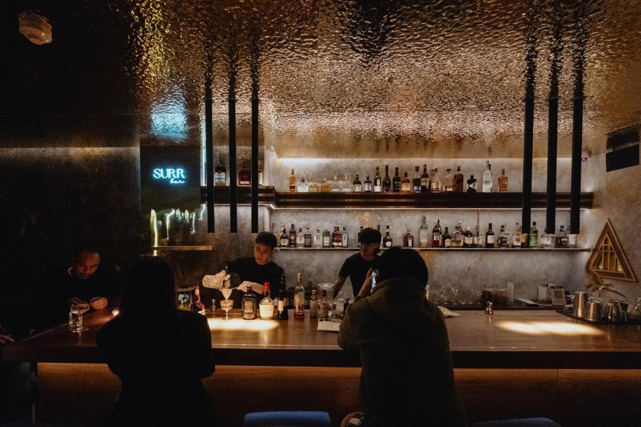 Art Mai Gallery Nimman Hotel Чиангмай Экстерьер фото The bar at SUPER